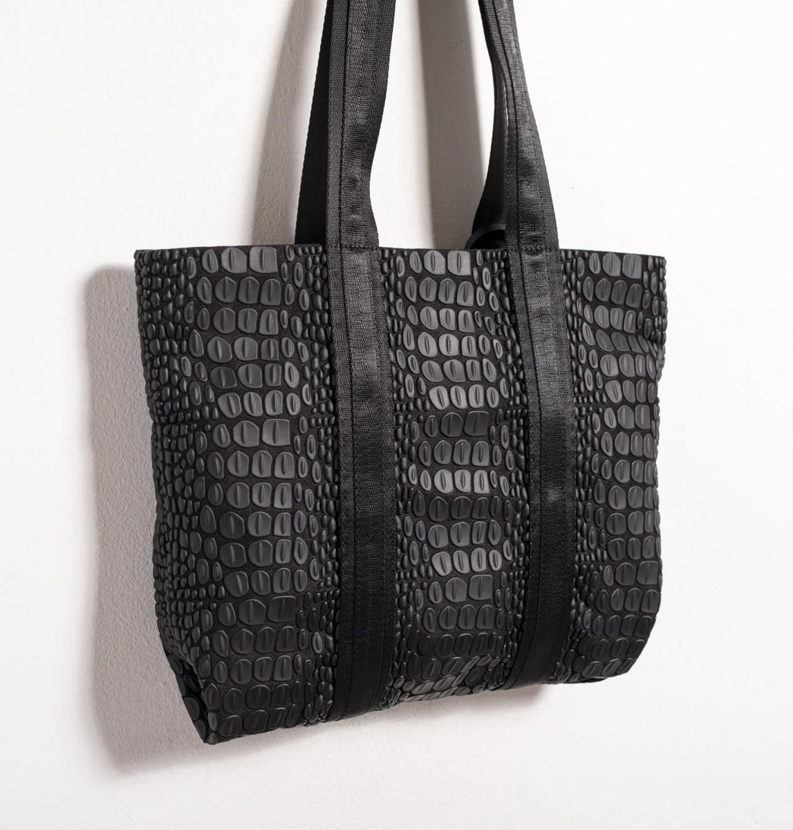 TOKYO ZIP TOTE BLACK – Main & Taylor