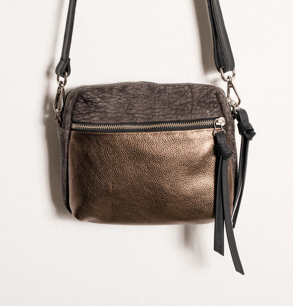 O-ring Chain Crossbody Bag