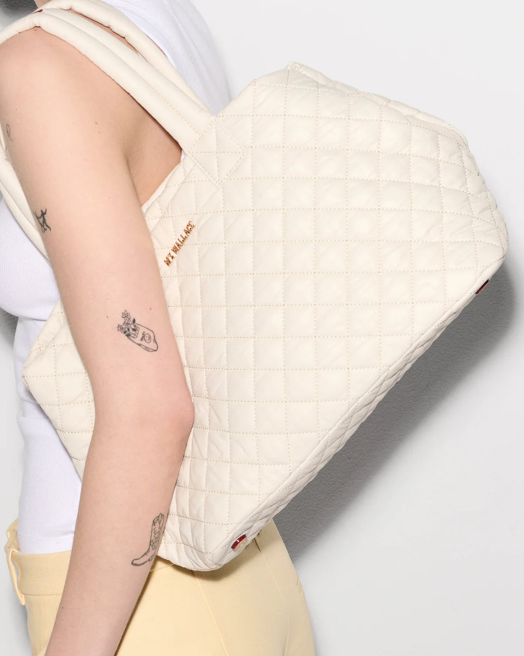 METRO CITY TOTE MEDIUM SANDSHELL – Main & Taylor