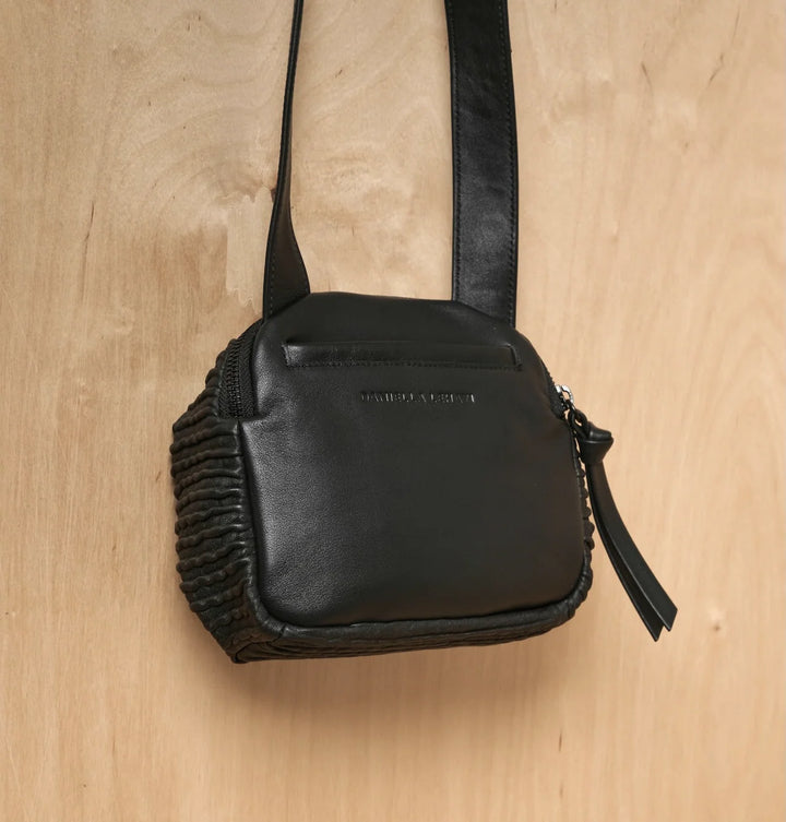 BILLIE MINI CROSSBODY WAVY BLACK