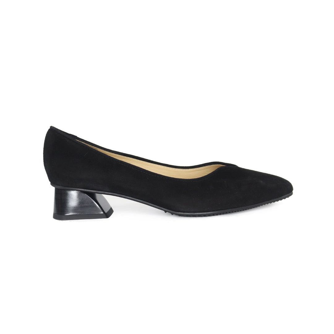 32330 BLACK SUEDE LOW HEEL