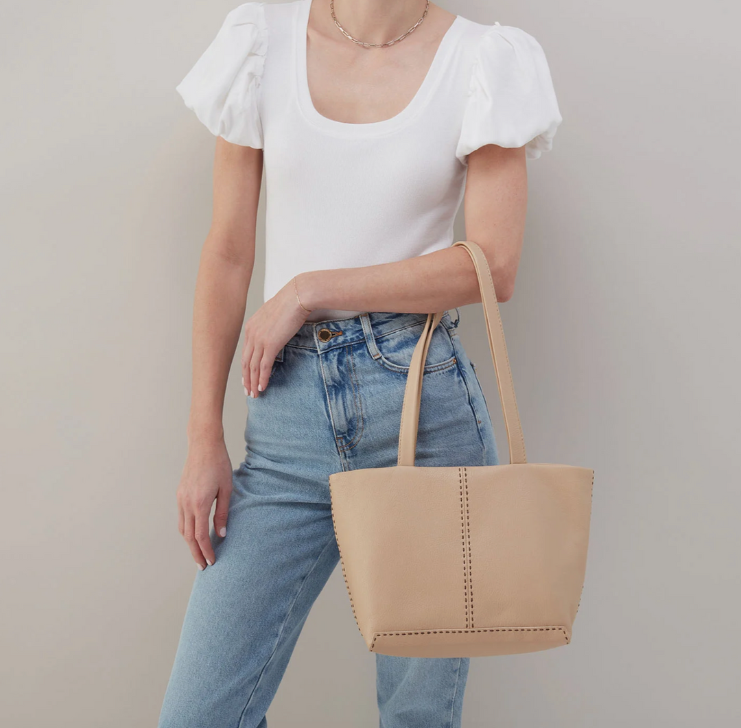 Hobo Handbags – Main & Taylor