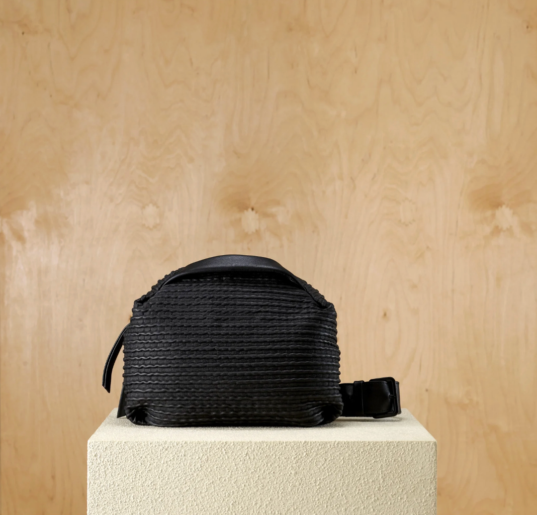 BILLIE CROSSBODY WAVY BLACK