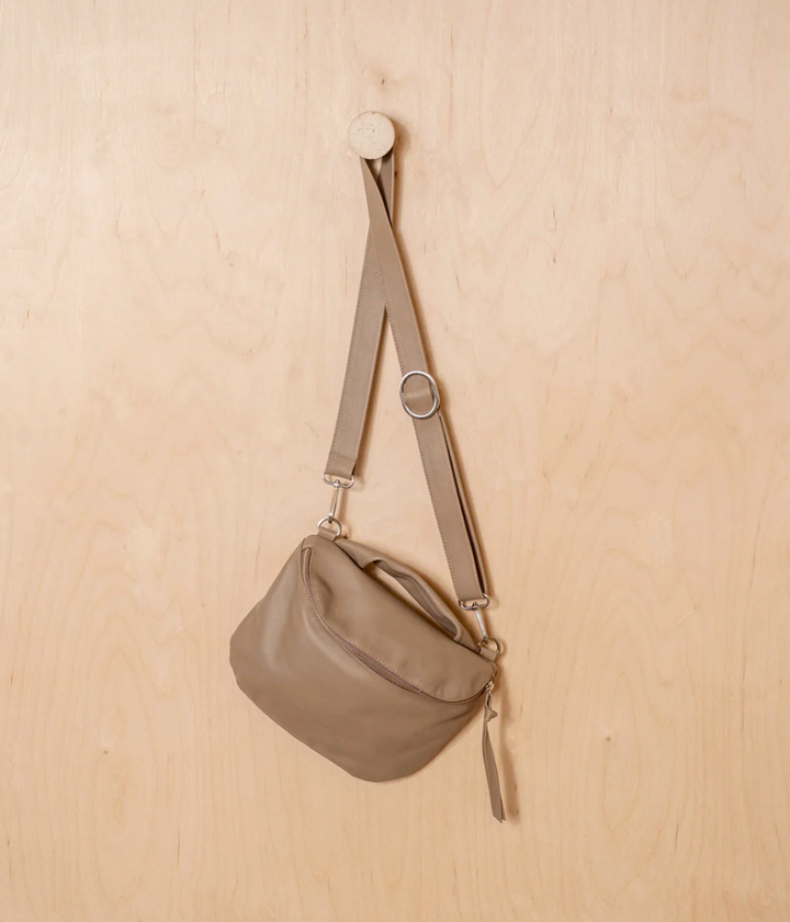 MIA CROSSBODY TAUPE