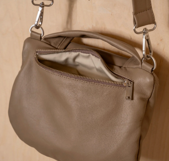MIA CROSSBODY TAUPE