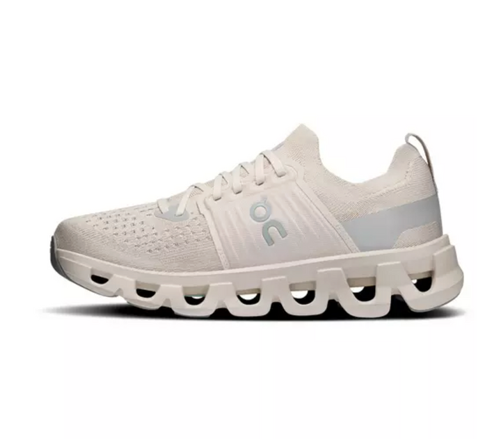 CLOUDSWIFT4 WOMEN PEARL/ORE SNEAKER