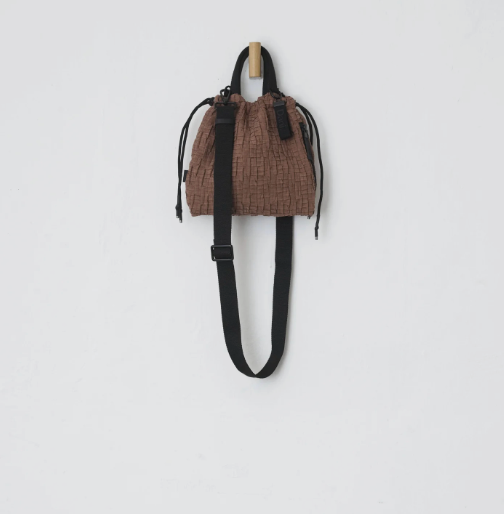 FRANKIE SMALL BUCKET BAG CINNAMON