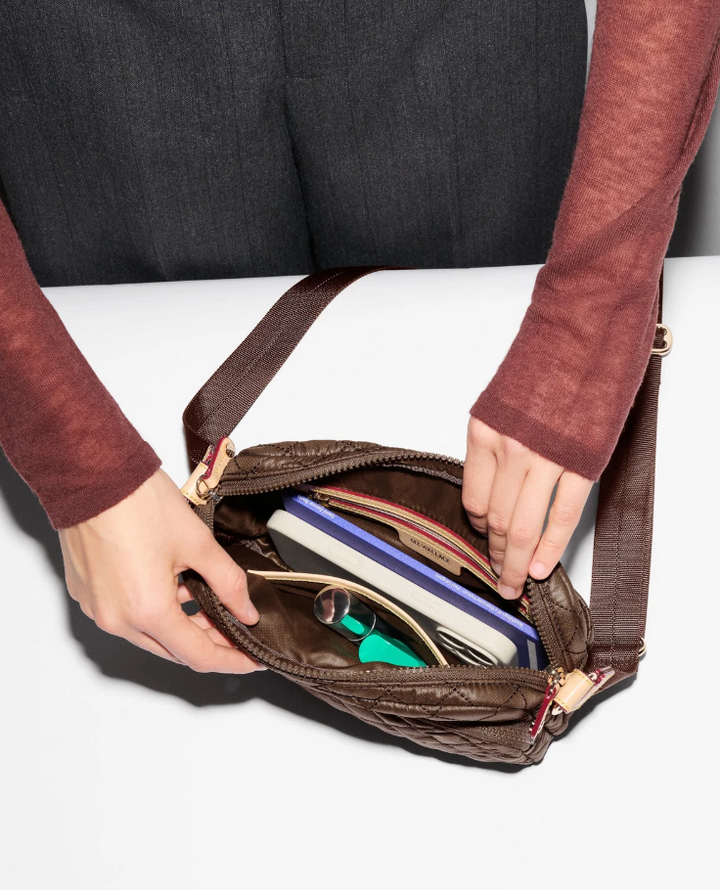 METRO CAMERA SMALL CROSSBODY WALNUT