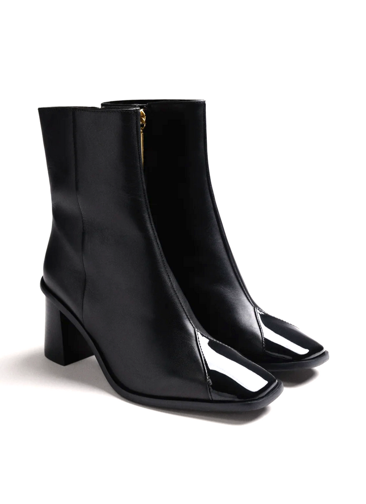 80759 BLACK/BLACK PATENT BOOT