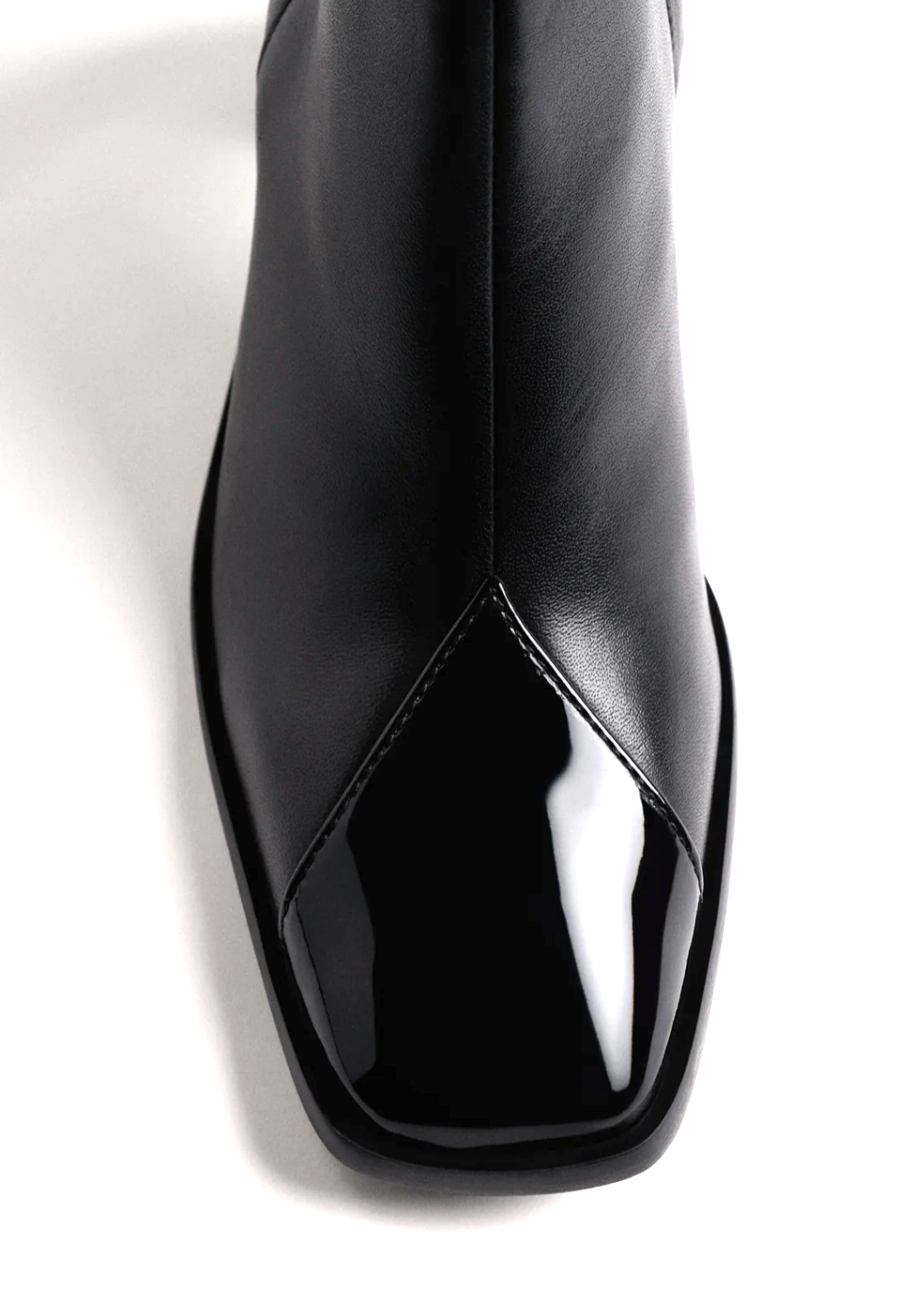 80759 BLACK/BLACK PATENT BOOT