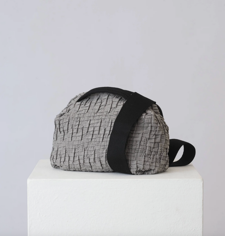 FRANKIE CROSSBODY GREY