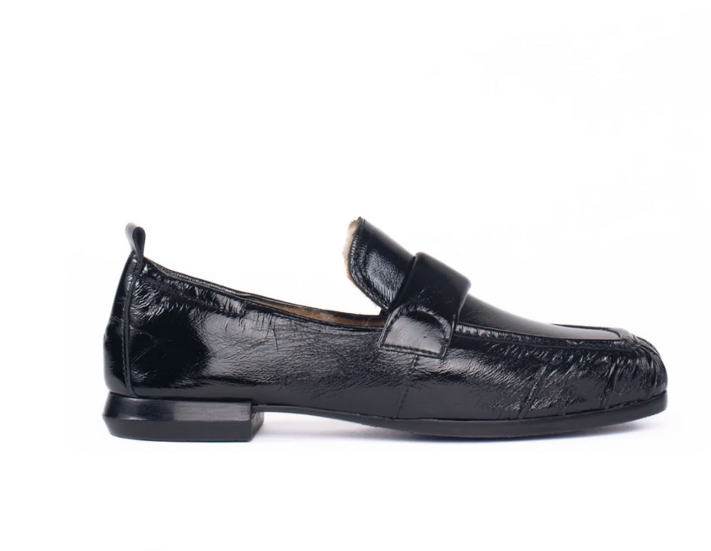 22211 LENA BLACK LOAFER W/SHEARLING