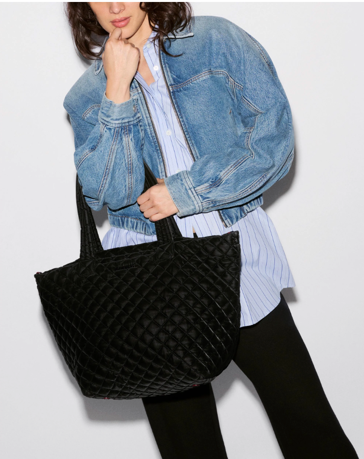 METRO MEDIUM DELUXE TOTE TECH VELVET BLACK
