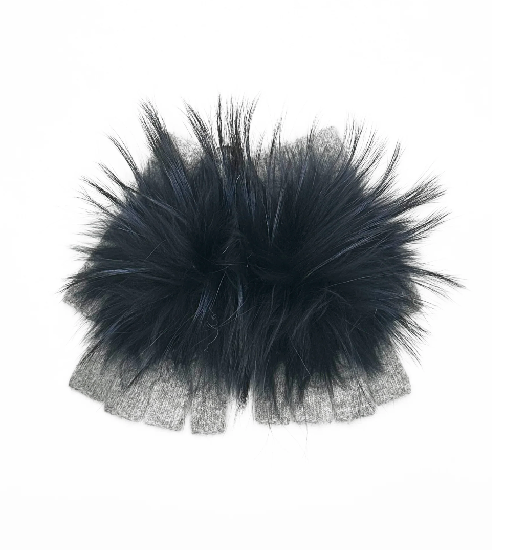 HANDWARMER 62 GREY/NAVY POMPOM