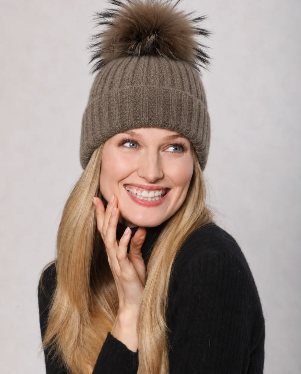 HAT74 BROWN POMPOM HAT