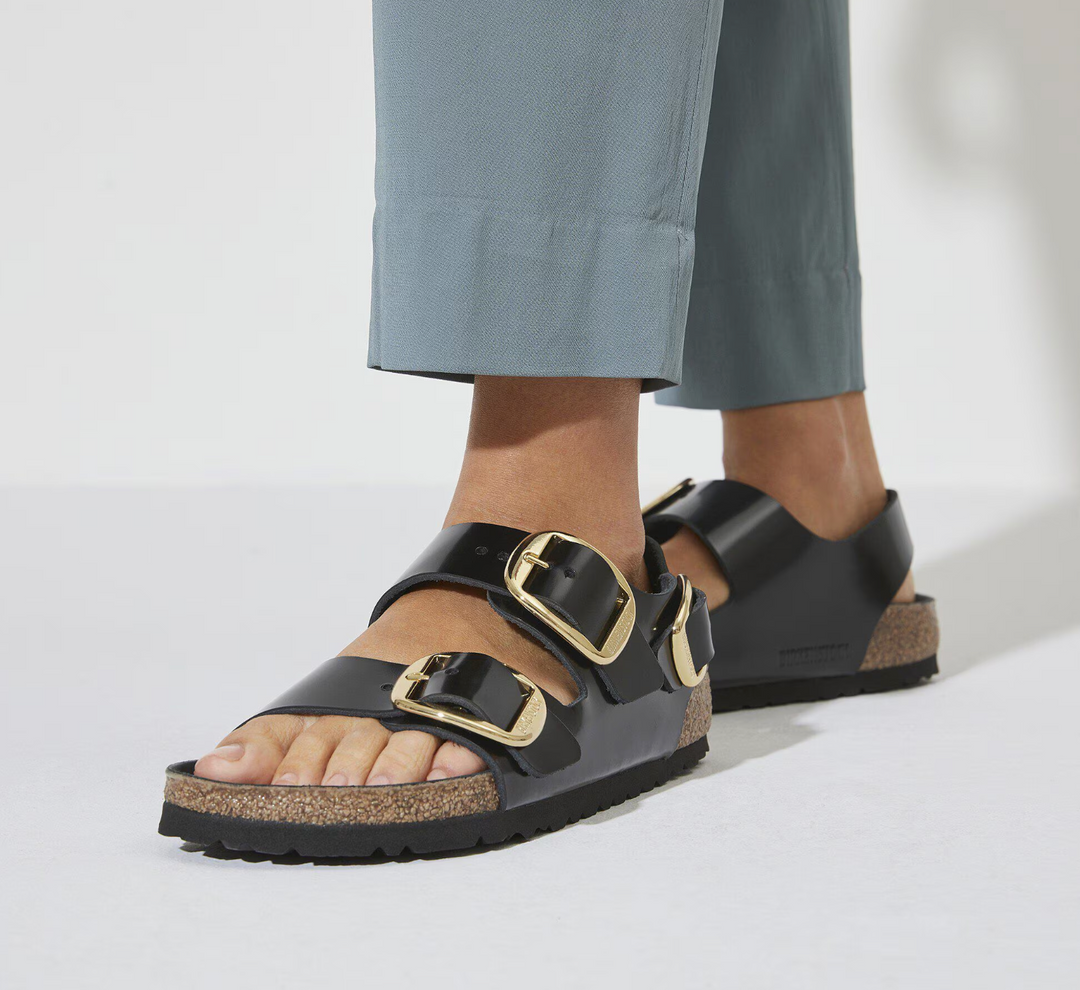 MILANO BIG BUCKLE HIGH SHINE BLACK SANDAL