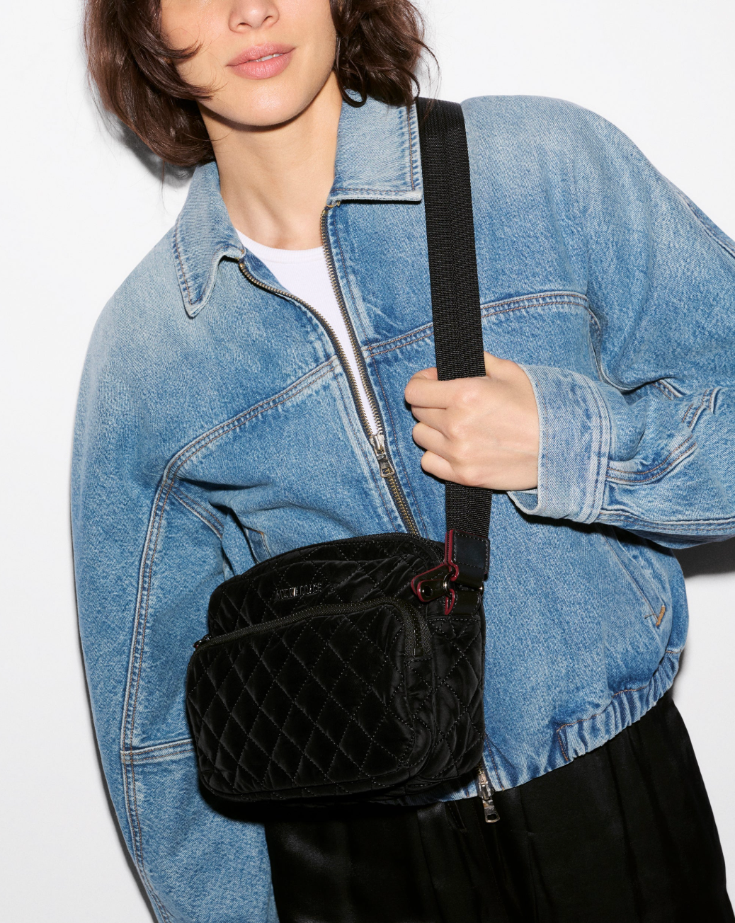 METRO CAMERA TECH VELVET BLACK CROSSBODY