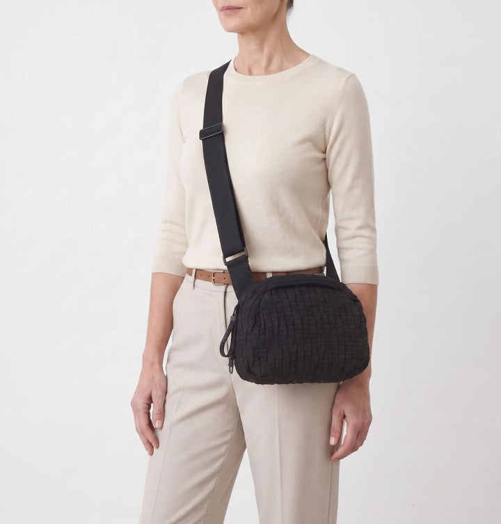 FRANKIE CROSSBODY BLACK