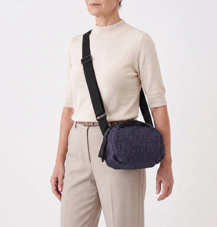 FRANKIE CROSSBODY NAVY