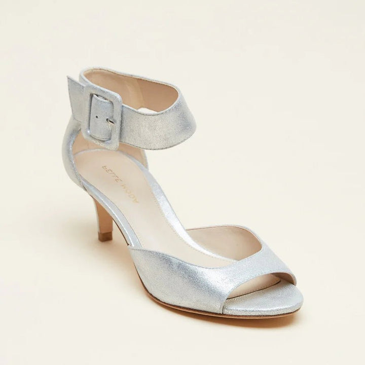 Pelle Moda BERLIN SILVER Shoes | Shop now at Main &amp; Taylor Shoes!