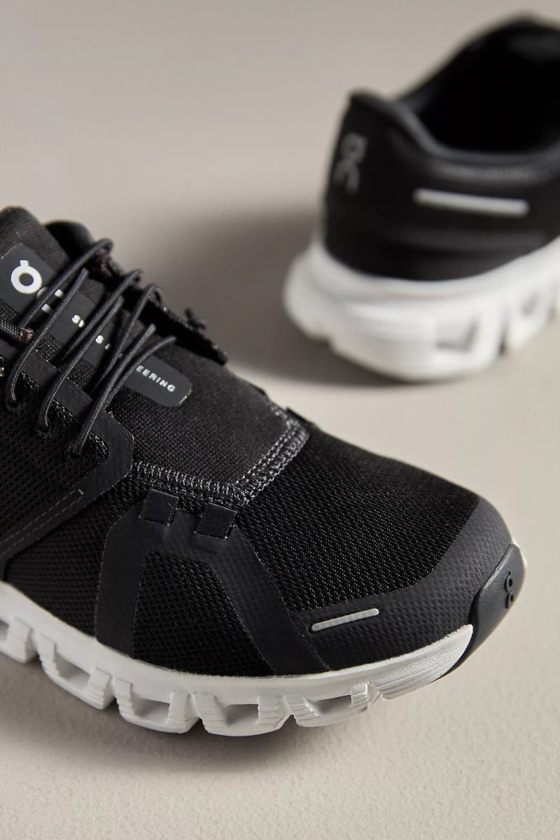 On Running CLOUD6 WOMEN BLACK/WHITE SNEAKER Shoes | Shop now at Main &amp; Taylor Shoes!