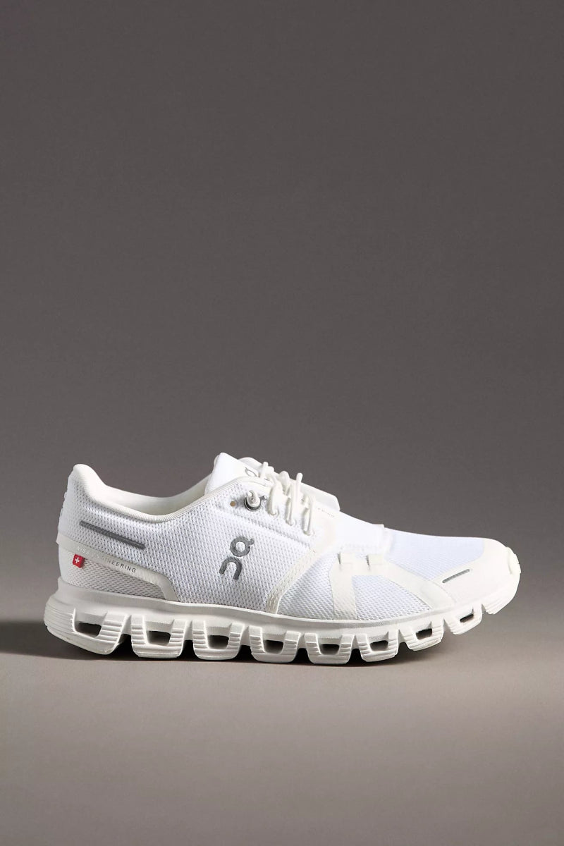 On Running CLOUD6 WOMEN WHITE/WHITE SNEAKER Shoes | Shop now at Main &amp; Taylor Shoes!