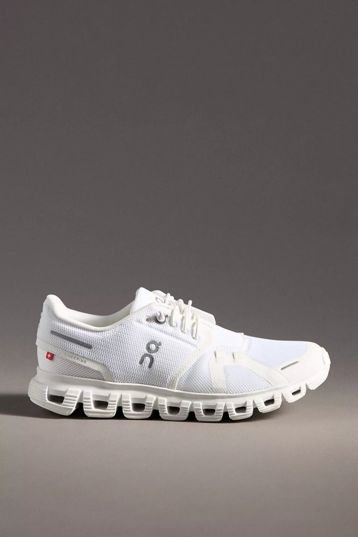 On Running CLOUD6 WOMEN WHITE/WHITE SNEAKER Shoes | Shop now at Main &amp; Taylor Shoes!