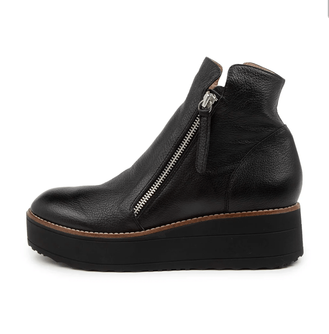 SILENT D NENE BLACK/BLACK Shoes | Shop now at Main &amp; Taylor Shoes!