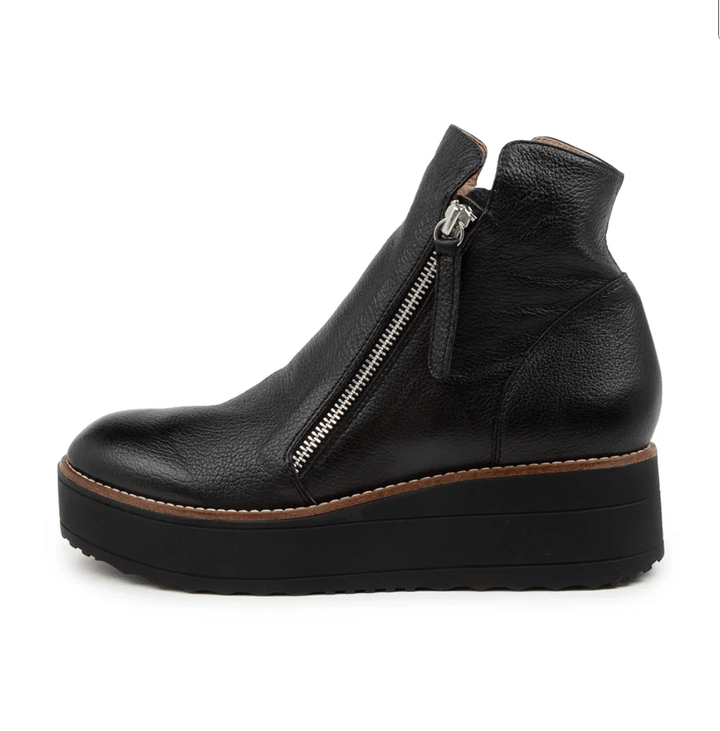 SILENT D NENE BLACK/BLACK Shoes | Shop now at Main &amp; Taylor Shoes!