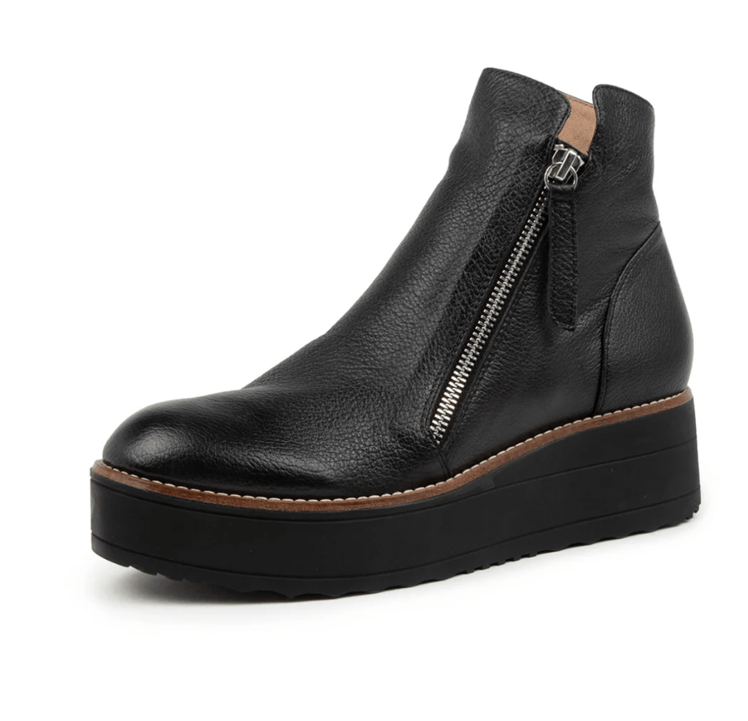 SILENT D NENE BLACK/BLACK Shoes | Shop now at Main &amp; Taylor Shoes!