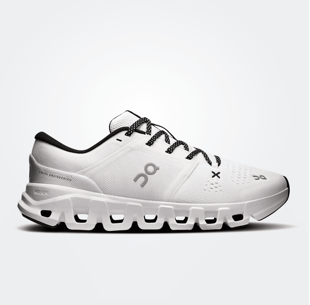 On Running CLOUDX 5 WOMEN WHITE/BLACK SNEAKER Shoes | Shop now at Main &amp; Taylor Shoes!