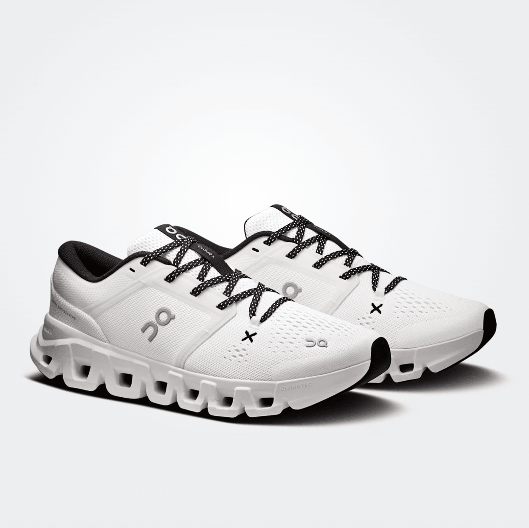 On Running CLOUDX 5 WOMEN WHITE/BLACK SNEAKER Shoes | Shop now at Main &amp; Taylor Shoes!