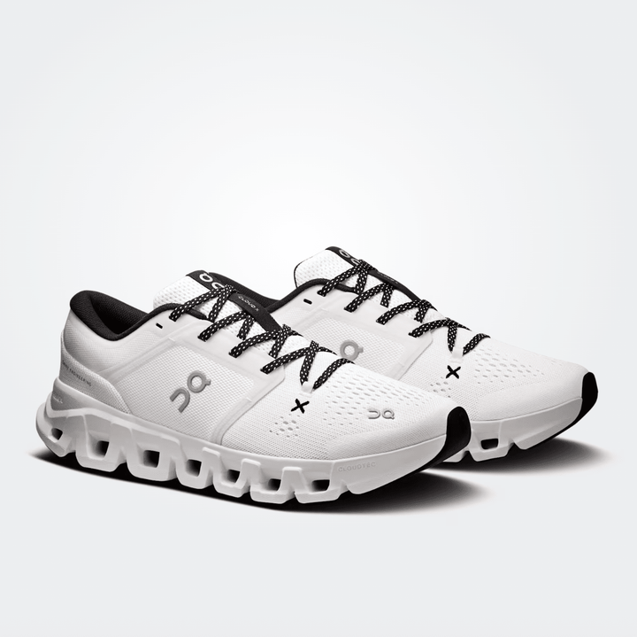 On Running CLOUDX 5 WOMEN WHITE/BLACK SNEAKER Shoes | Shop now at Main &amp; Taylor Shoes!