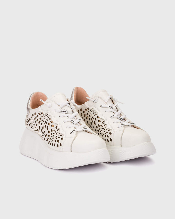 WONDERS A - 3641 OFF WHITE/PLATA SNEAKER SHOES | Shop now at Main &amp; Taylor Shoes!