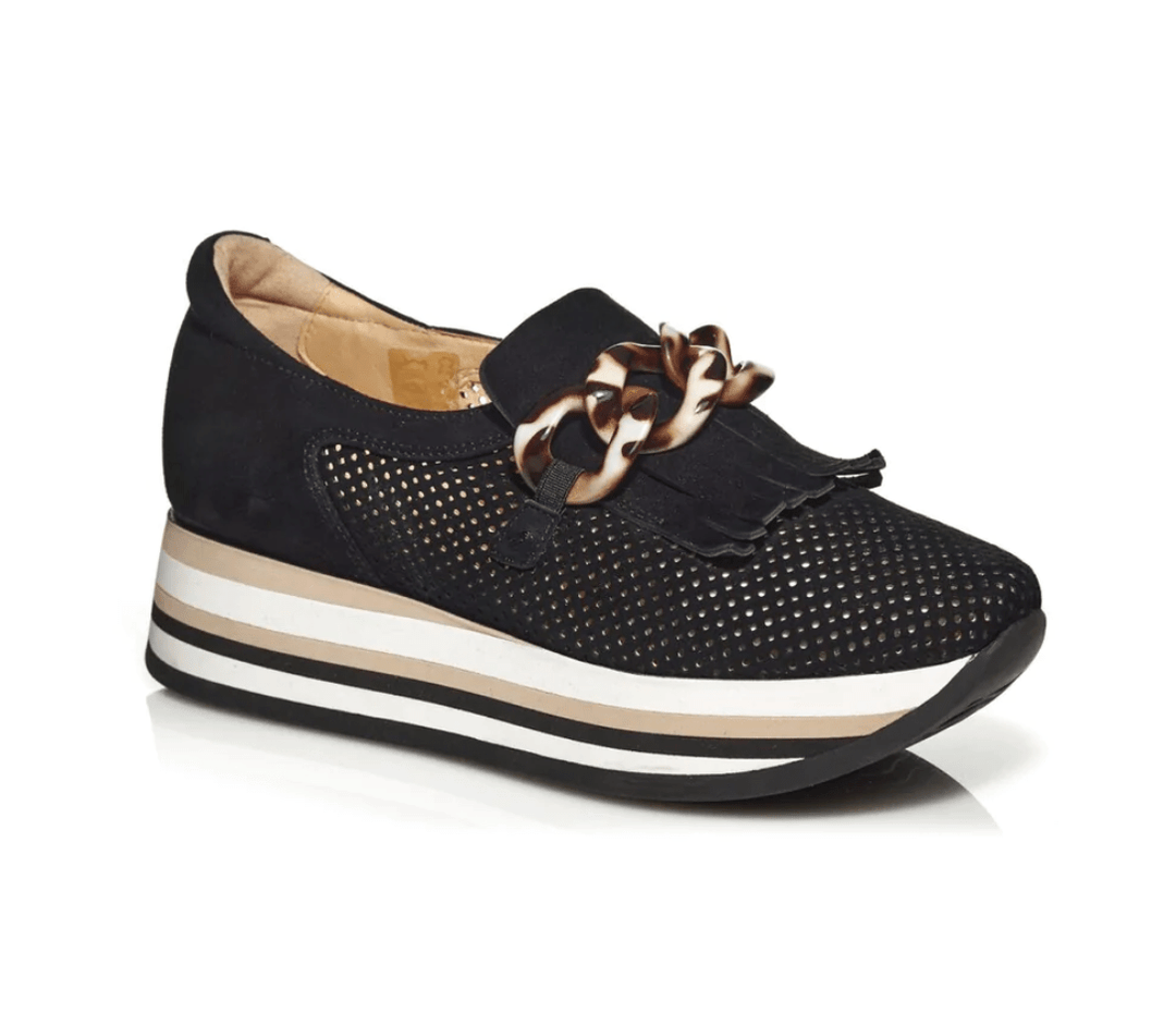 SOFTWAVES CADIE TASSEL LOAFER BLACK Shoes | Shop now at Main & Taylor Shoes!